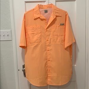 Columbia men’s fishing shirt (large)